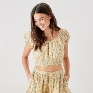 AMERICAN EAGLE Ditsy Floral Puff Sleeve Crop Top Milkmaid Cottagecore Size M